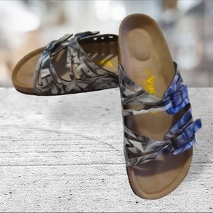 NWOT viking sandals size 39 gray palm. Size 8-8.5 US